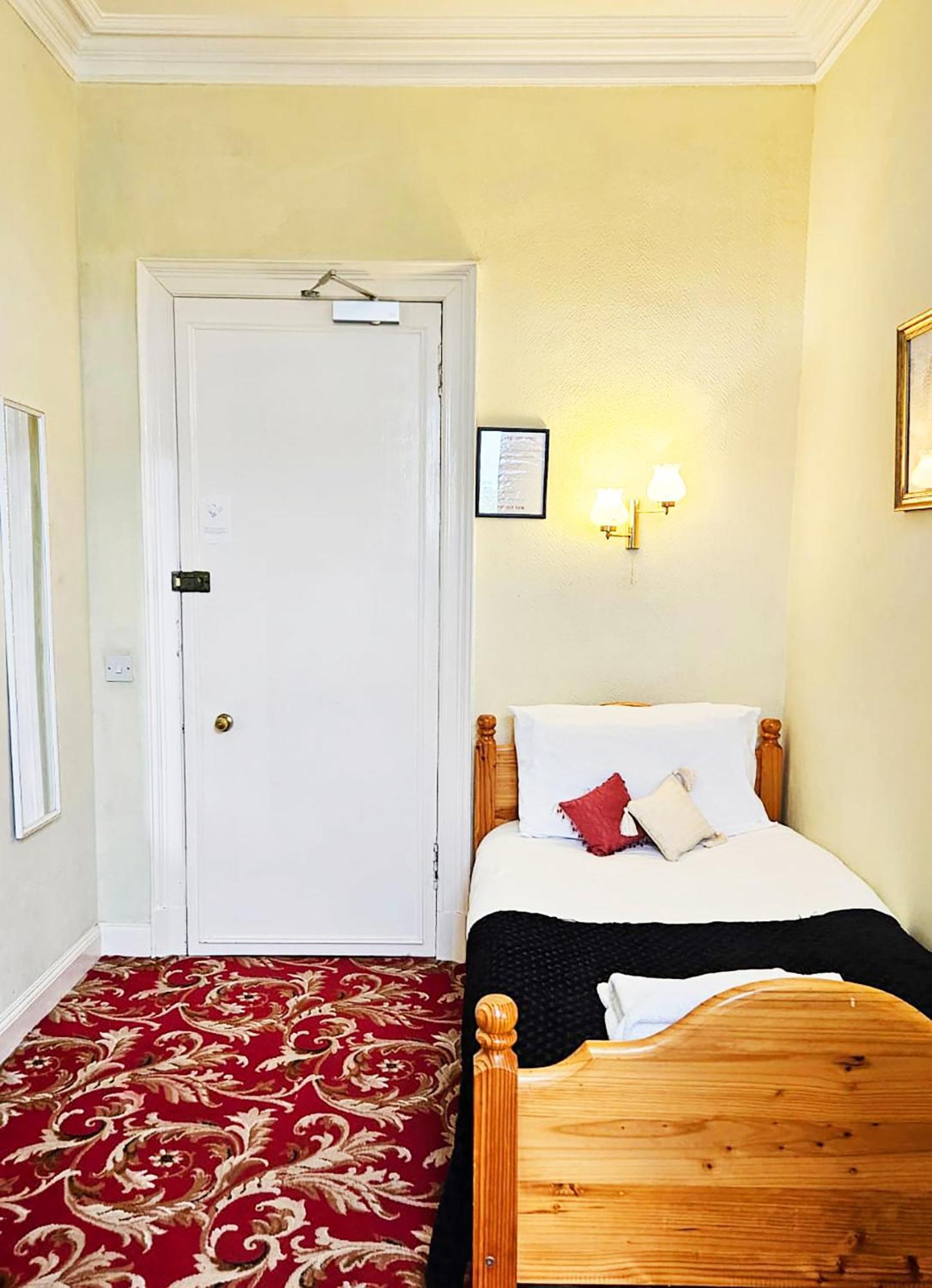 The Falls - Value Rooms At Aultnagar Estate Lairg Esterno foto